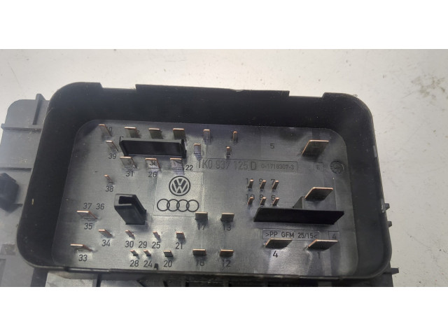 Блок предохранителей Skoda Octavia (A5) 2004-2013