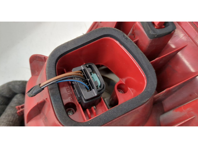 Задний фонарь          