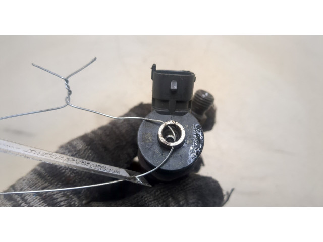 Форсунка топливная Citroen C4 2004-2010 1980L1