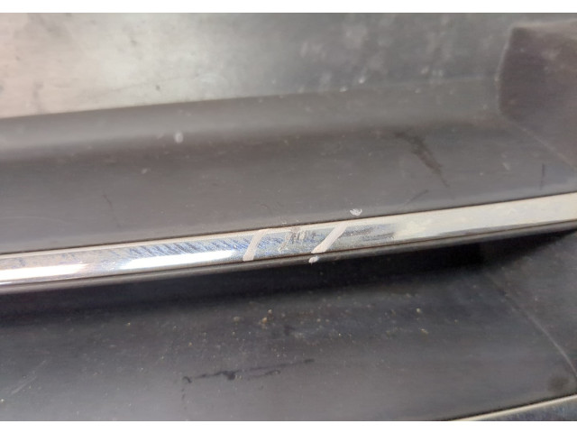 Решетка радиатора  Volkswagen Passat 5 2000-2005          