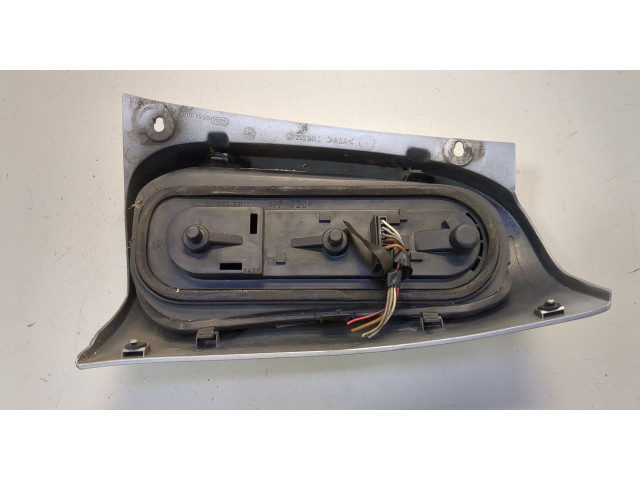 Задний фонарь          