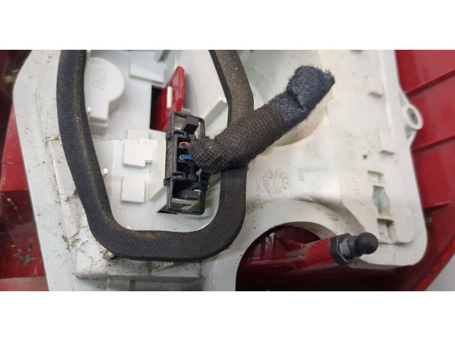 Задний фонарь     5L0945111     