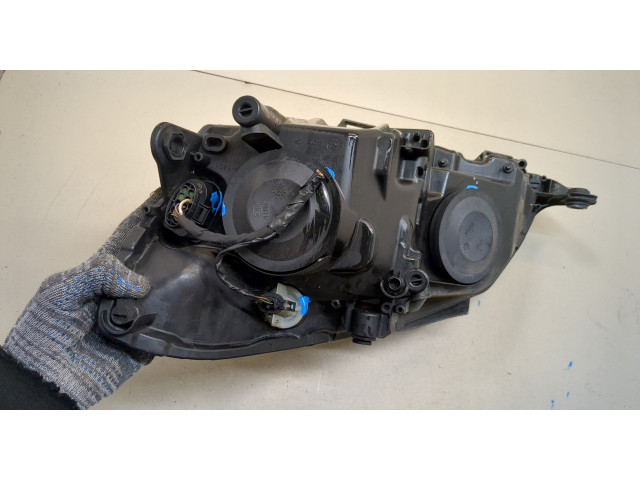 Фара передняя  Skoda Fabia 2007-2014 правая 