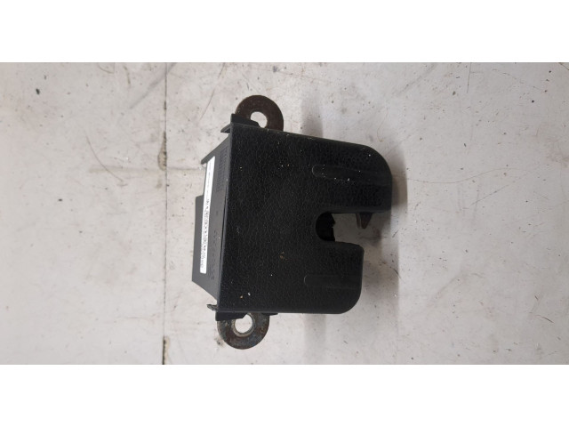 Замок багажника  Volkswagen Golf 5 2003-2009       