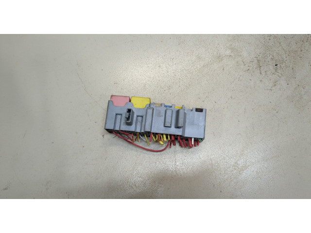 Блок предохранителей  Renault Scenic 2003-2009          1.6