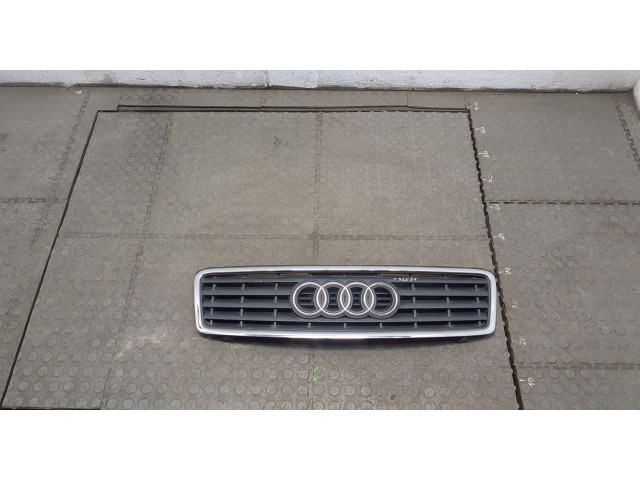 Решетка радиатора  Audi A4 (B6) 2000-2006          8H0853651B