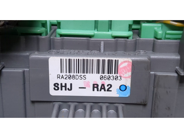 Блок предохранителей Honda Odyssey 2004-