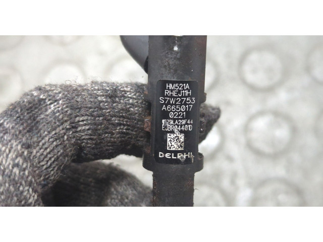 Форсунка топливная SsangYong Rodius 2004-2013 EJBR04401D