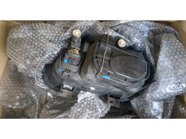 Фара передняя  Volkswagen Golf 4 1997-2005 правая 