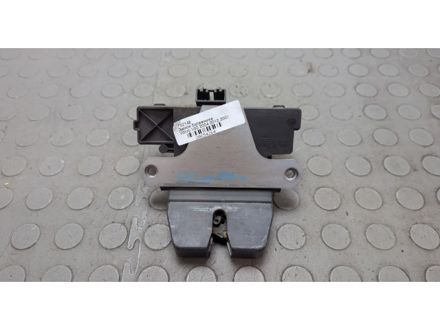 Замок багажника  Volvo V50 2004-2012       