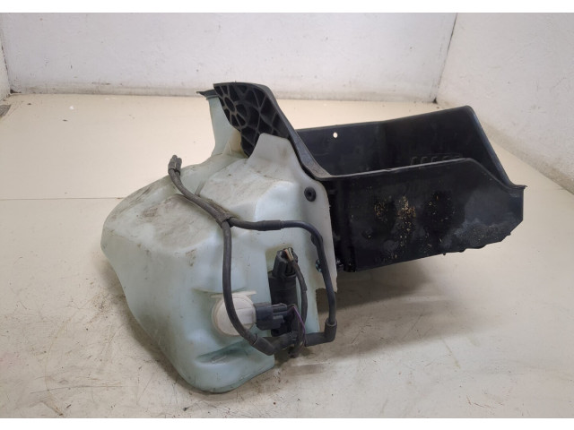 Бачок омывателя  Lincoln Navigator 2006-2014    