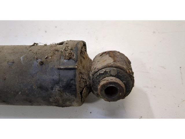 Стойка амортизатора  Volkswagen Transporter 4 1991-2003 701513031C     