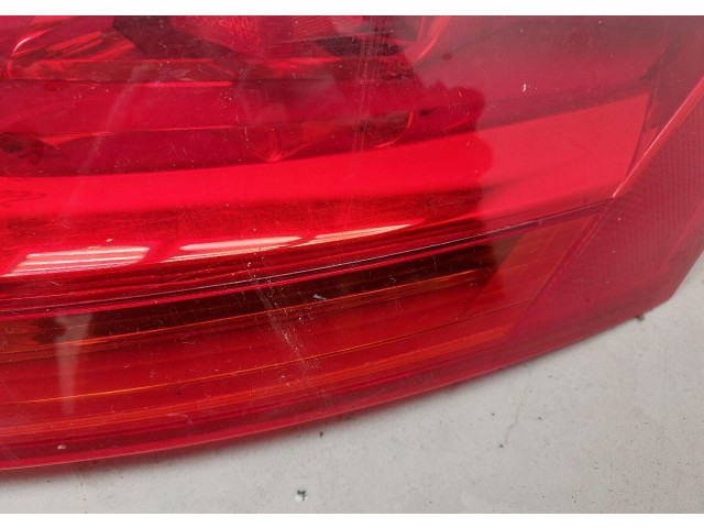 Задний фонарь          