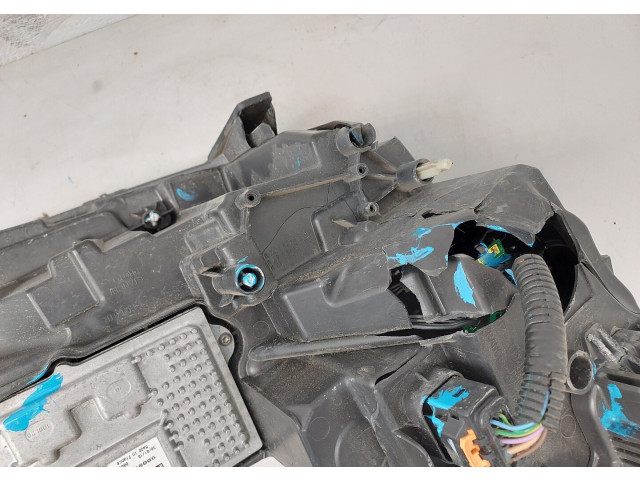 Фара передняя  Peugeot 3008 2016-2020 левая 