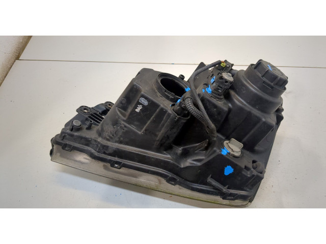 Фара передняя  KIA Sorento 2002-2009 правая 