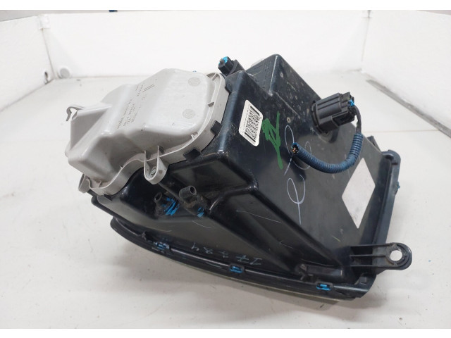 Фара передняя  Cadillac STS 2004-2011 левая 