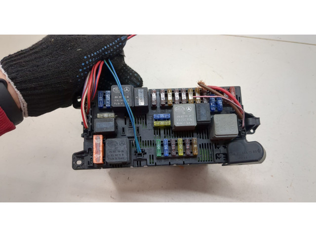 Блок предохранителей  Mercedes CLS C219 2004-2010         