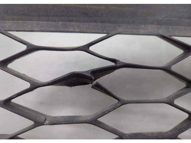 Решетка радиатора  Ford Explorer 2015-2019          fb5317k945