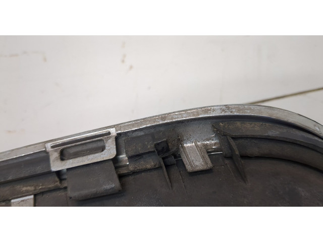 Решетка радиатора  Volkswagen Passat 5 2000-2005          