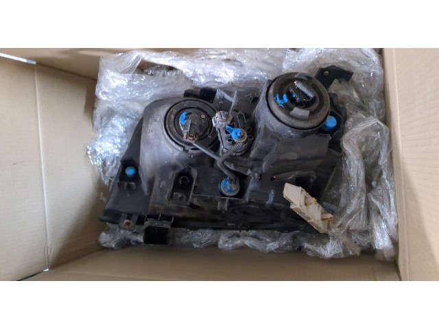 Фара передняя Suzuki Grand Vitara 2005-2015 правая