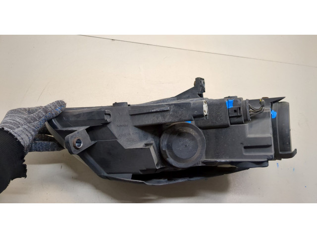 Фара передняя  Volkswagen Passat 6 2005-2010 левая 