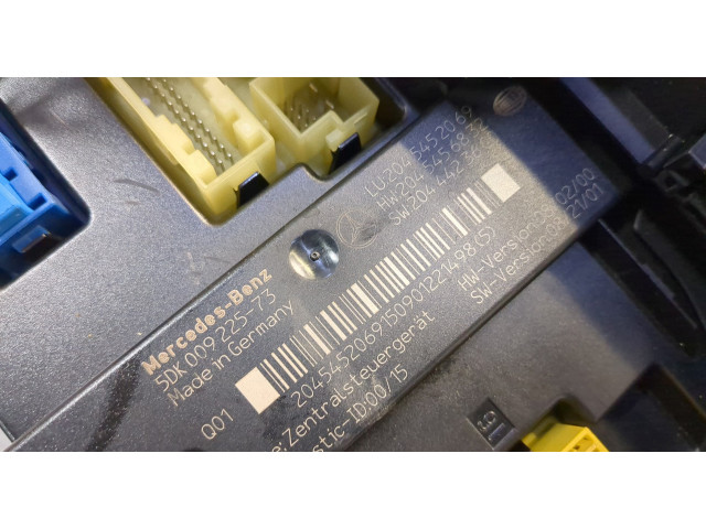 Блок предохранителей  Mercedes GLK X204 2008-2015      2045452069, 2045456832, 2044423600   