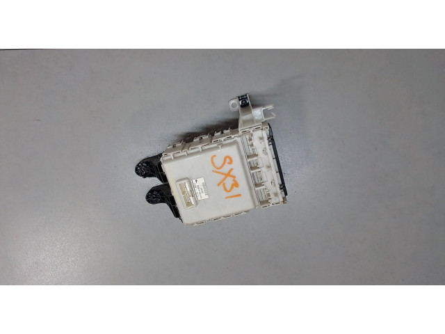 Блок предохранителей  Pontiac Vibe 2 2008-2010      873001031   2  2.4