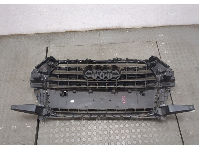 Решетка радиатора Audi Q3 2011-2018 8U0853651AA