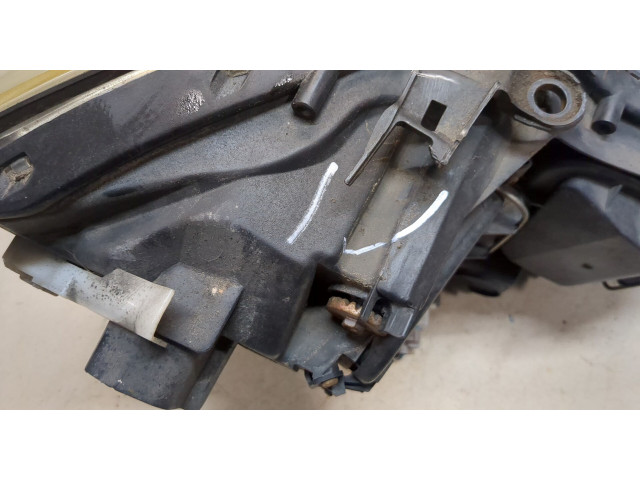 Фара передняя Lexus IS 2005-2013 левая