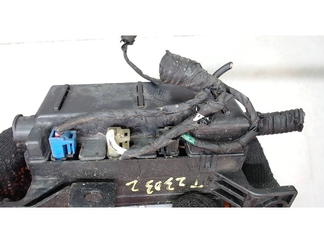 Блок предохранителей  KIA Carnival 2001-2006          2.9