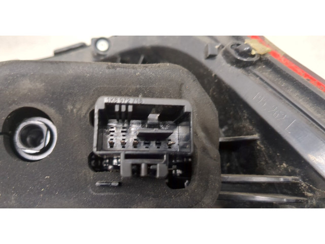 Задний фонарь          