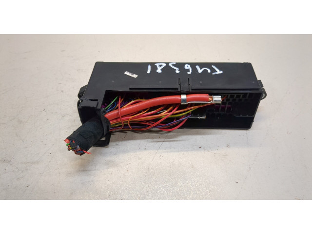 Блок предохранителей Volkswagen Golf Plus 1T2937615B