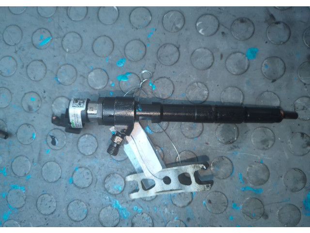 Форсунка топливная  Volkswagen Caddy 2004-2015         