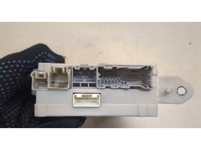 Блок предохранителей Lexus LS460 2006-2017 8273050730, 74701647, 0911300067