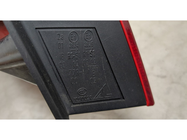 Задний фонарь     8T8945096D     