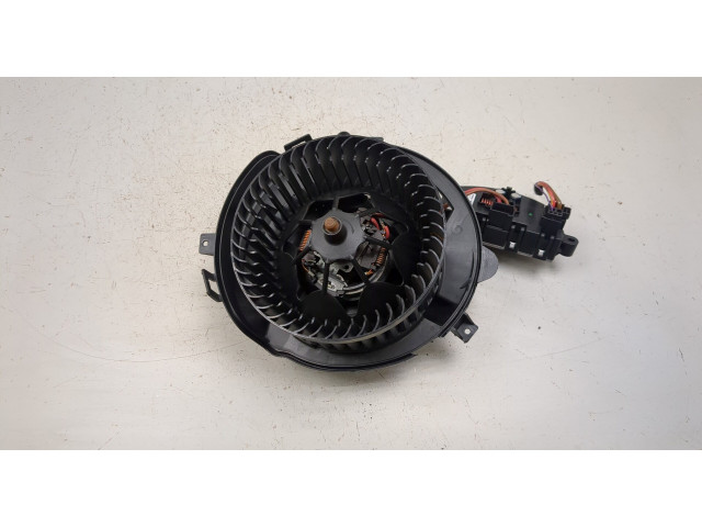 Моторчик печки  Volkswagen Golf 7 2017-2019        