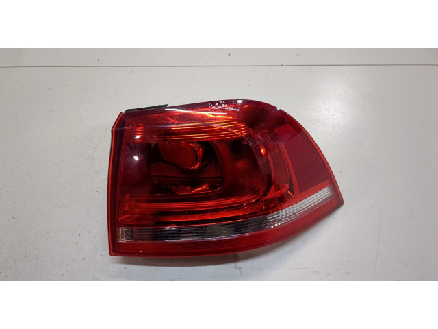 Задний фонарь          