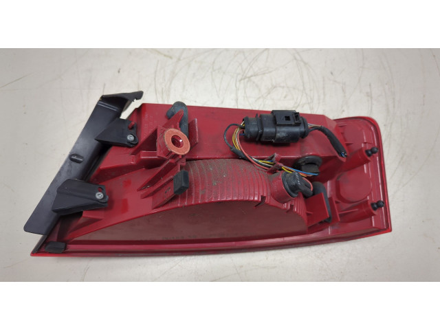 Задний фонарь 8T8945095D