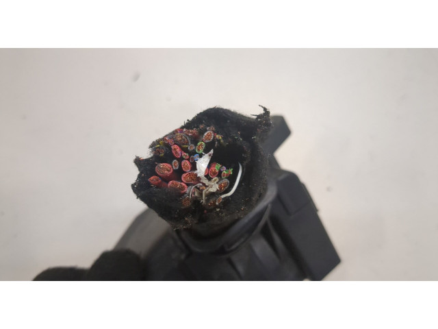 Блок предохранителей  Volkswagen Passat 6 2005-2010      01689684   6  2