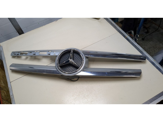 Решетка радиатора  Mercedes GL X166 2012-2016          A16688002859982