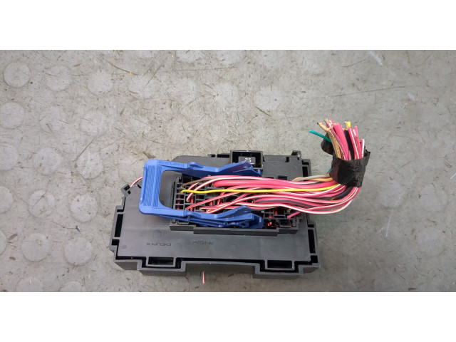 Блок предохранителей  Chevrolet Tahoe 2006-2014      25815391   