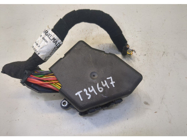 Блок предохранителей Skoda SuperB 2001-2008 239464 2