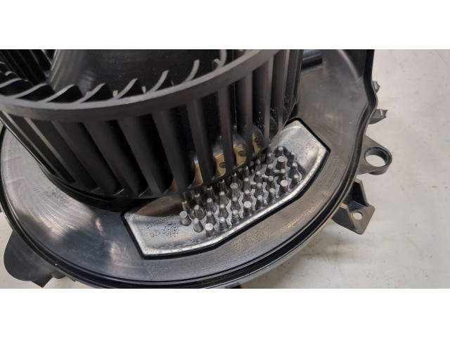 Моторчик печки Skoda Octavia (A7) 2017-2021