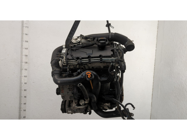 Форсунка топливная  Volkswagen Golf Plus    038130073AG     