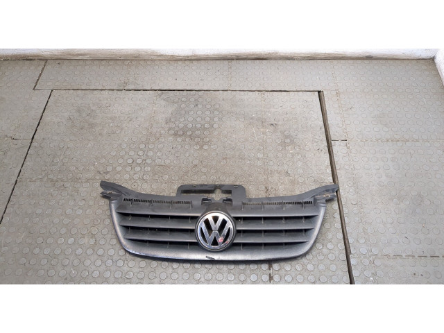 Решетка радиатора  Volkswagen Touran 2003-2006          1.9 
