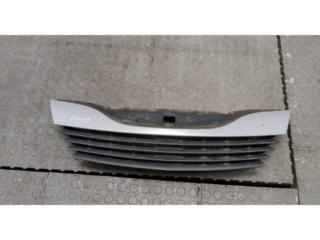 Решетка радиатора  Renault Laguna 2 2001-2007          