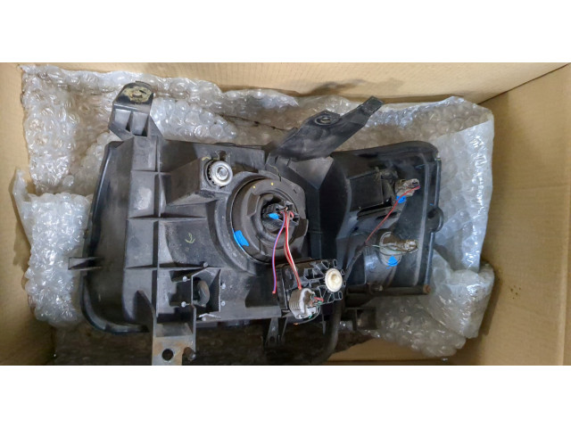 Фара передняя Ford Ranger 2006-2012 правая