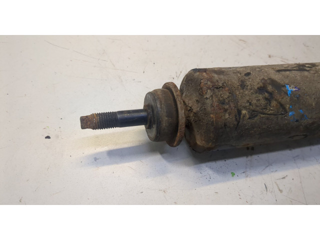 Стойка амортизатора Mitsubishi Montero Sport / Pajero Sport 1996-2008 MR448498 2.5 дизель