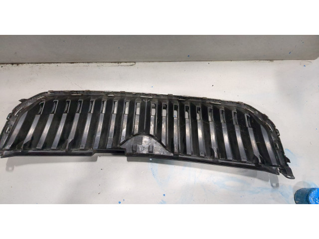 Решетка радиатора  Skoda SuperB 2008-2015          3T0853668A