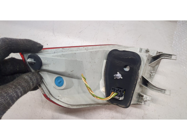 Задний фонарь          